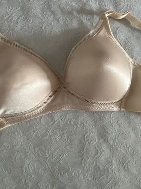 New Triumph Petites Molded Soft Cup 36B